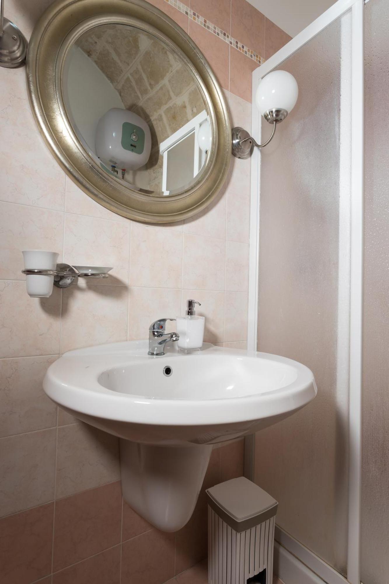 Victoria Apartments Монополи Экстерьер фото